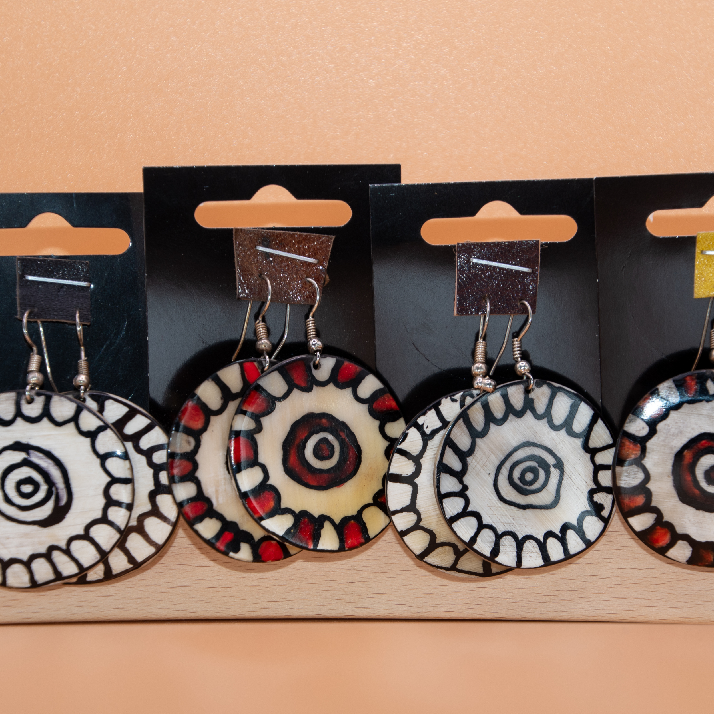 Cow horn earrings with henna motif (red)