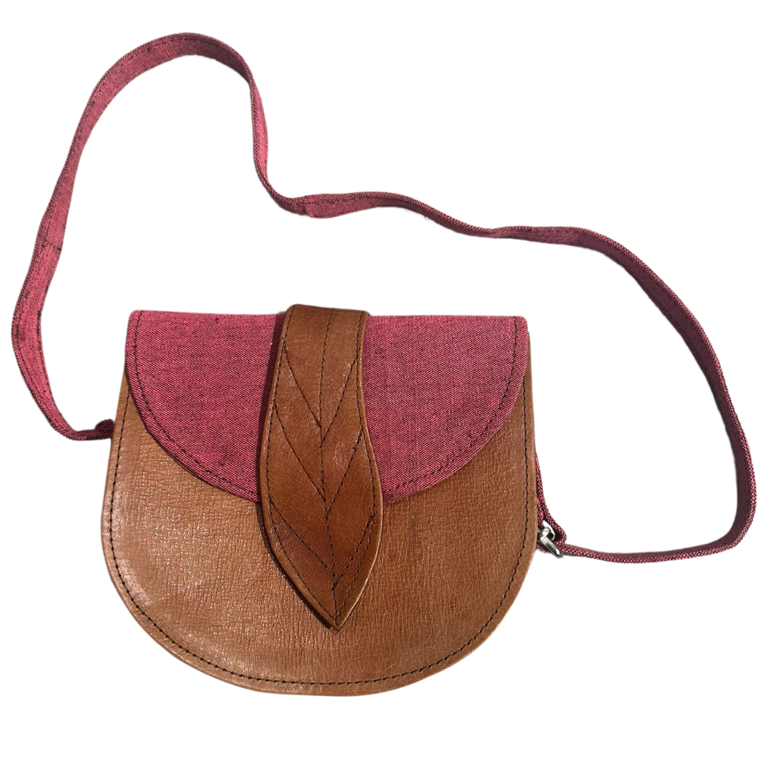 Tasche mit Blattverschluss / Braun mit Altrosa (länglich)