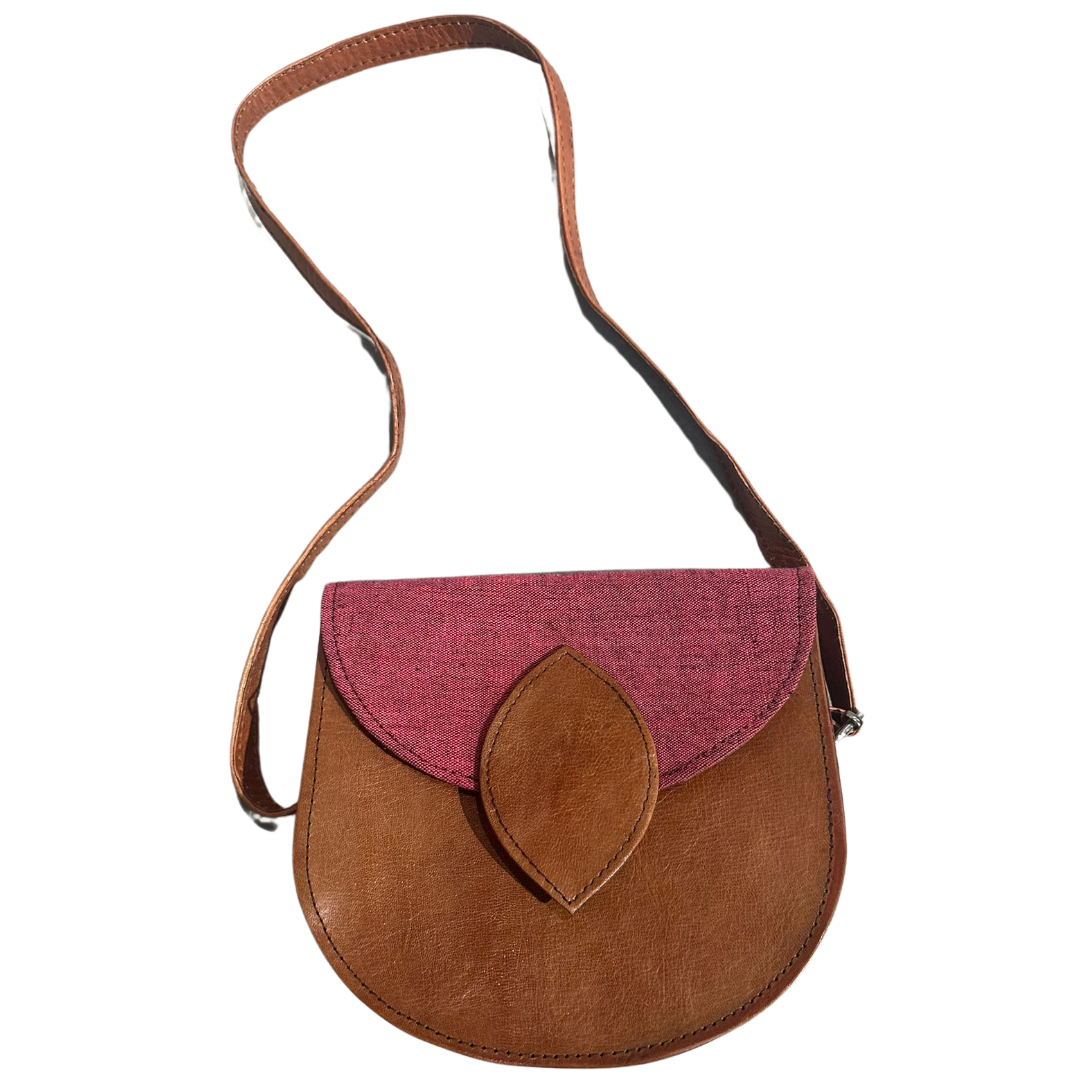 Tasche mit Blattverschluss / Braun mit Altrosa (rund)