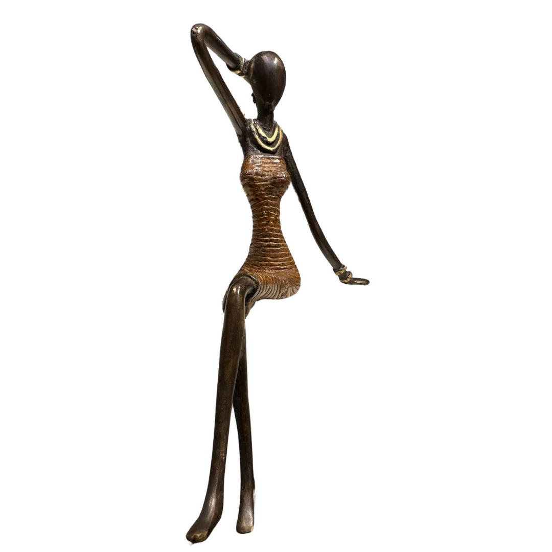 Bronze statue - Seated woman