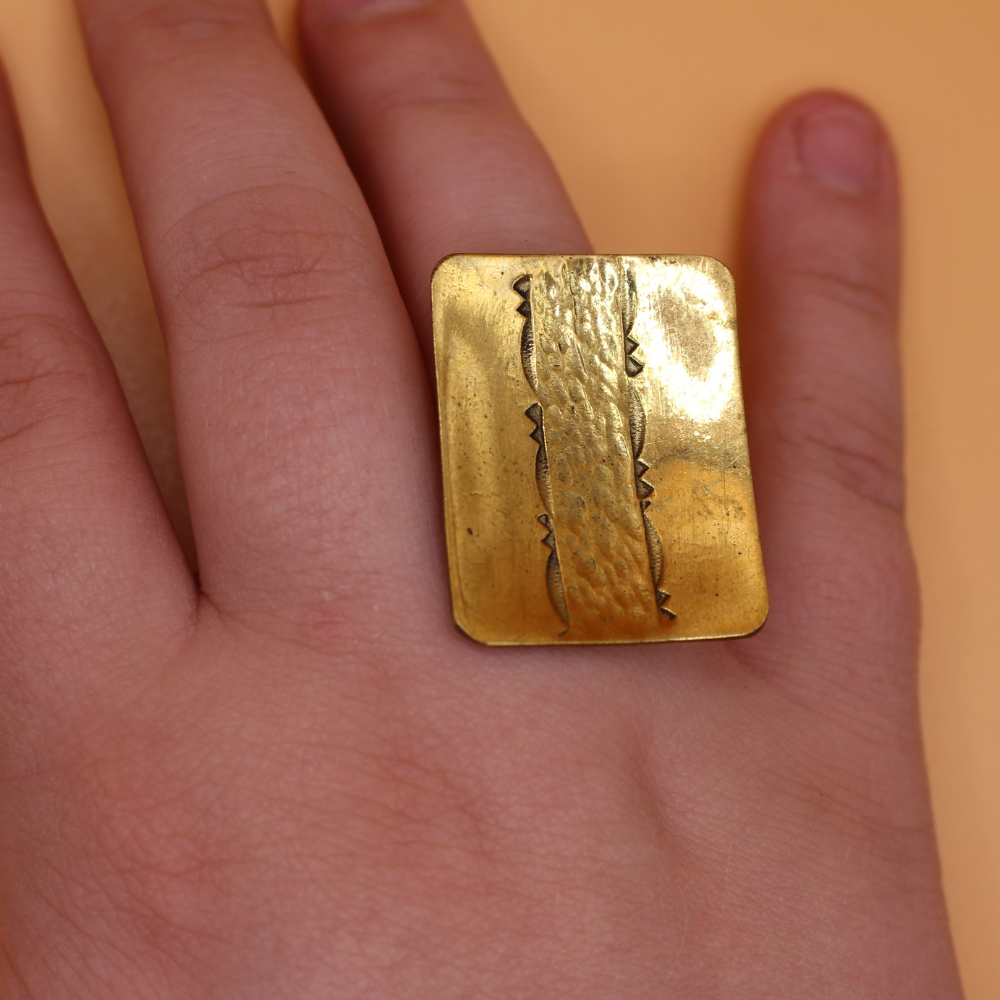 Ring Sanne - (hammered bronze)